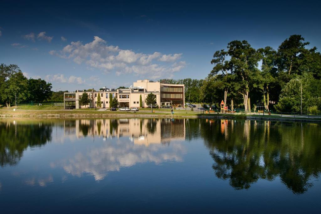 Hotel Trzebnica Exteriör bild