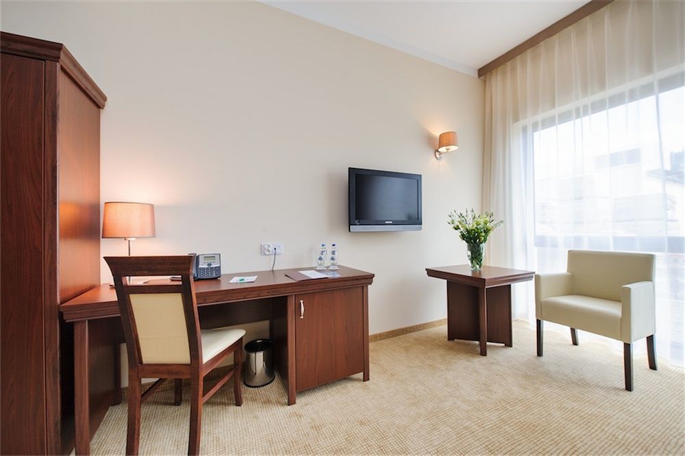 Hotel Trzebnica Exteriör bild